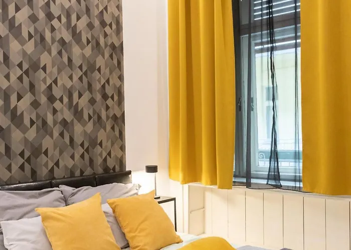 Appartement Alice 2 In Blaha Lujza Square Boedapest